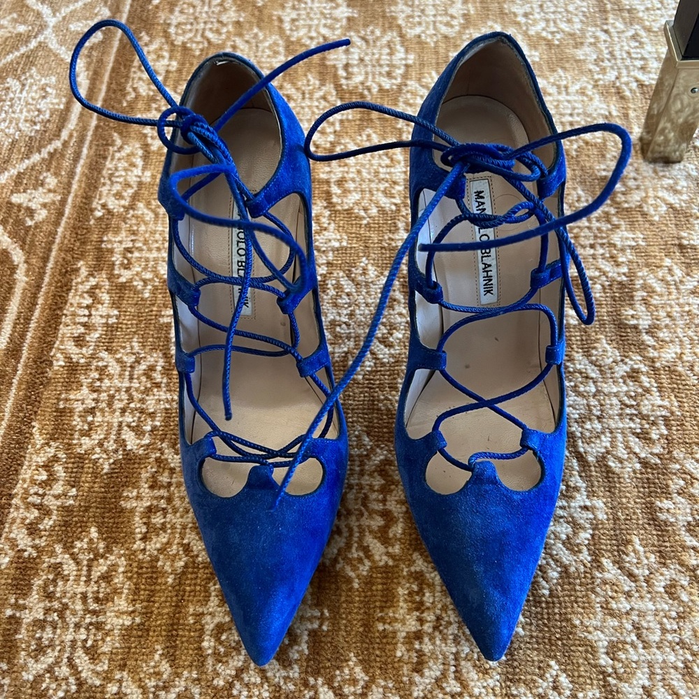 Manolo Blahnik authentic blue suede lace up heels size 38